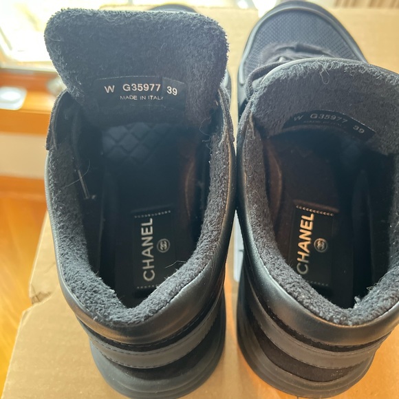 CHANEL Black Interlocking Logo Sneaker - Picture 3 of 6